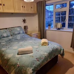 Redmire - 2 Bed 1st Floor Flat Overlooking Green , Darlington (Durham) United Kingdom